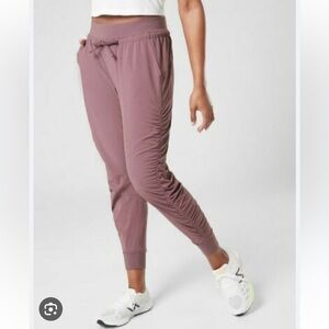 Athleta Attitude Jogger Pant Volcanic Violet Size 4